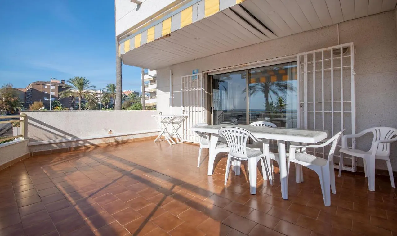 R139 Beachfront Apartment Guillem Calafell
