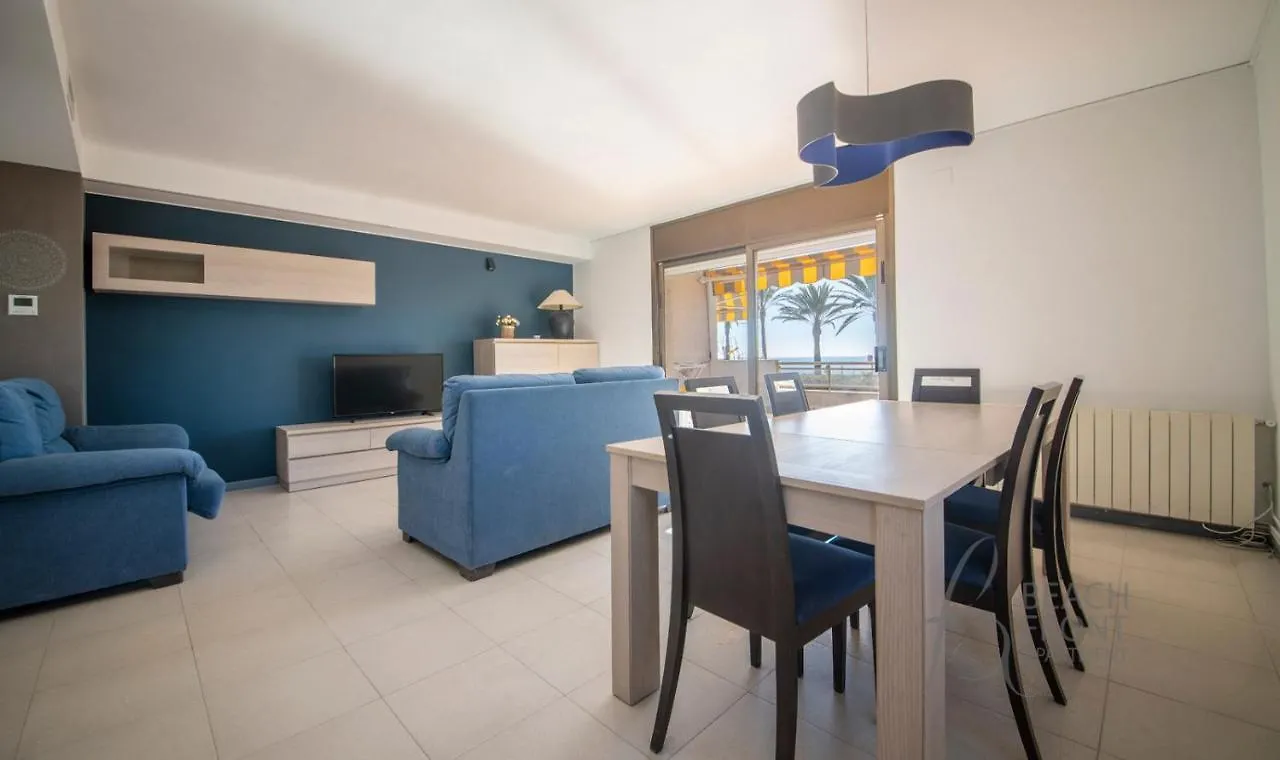R139 Beachfront Apartment Guillem Calafell Spain