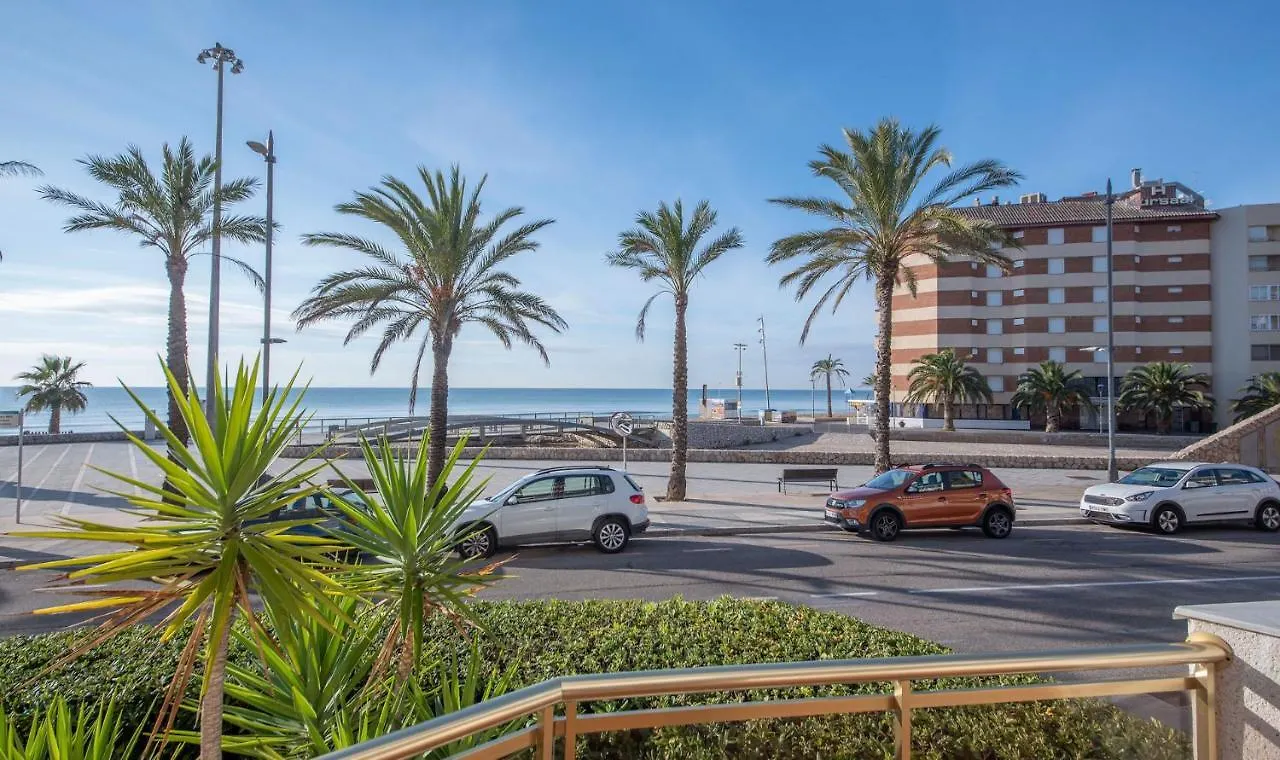 R139 Beachfront Apartment Guillem Calafell