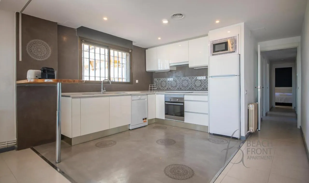 R139 Beachfront Apartment Guillem Calafell