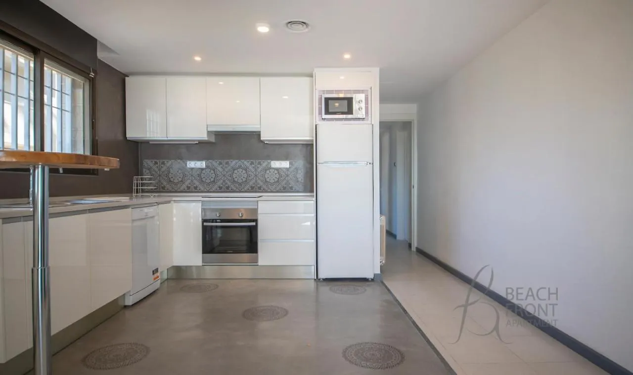 R139 Beachfront Apartment Guillem Calafell Spain