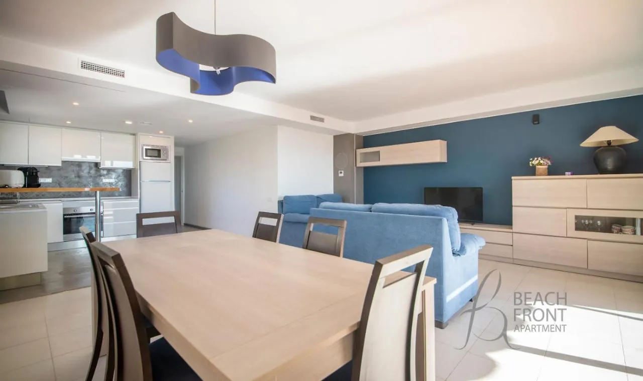 R139 Beachfront Apartment Guillem Calafell