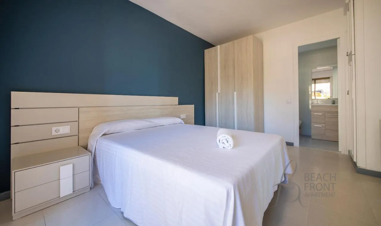 R139 Beachfront Apartment Guillem Calafell