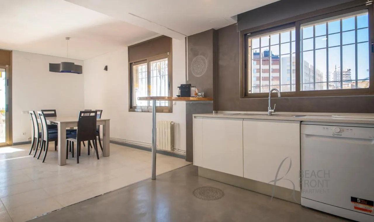 R139 Beachfront Apartment Guillem Calafell