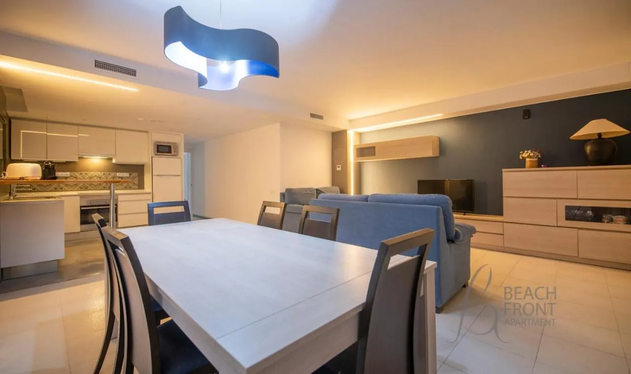 R139 Beachfront Apartment Guillem Calafell