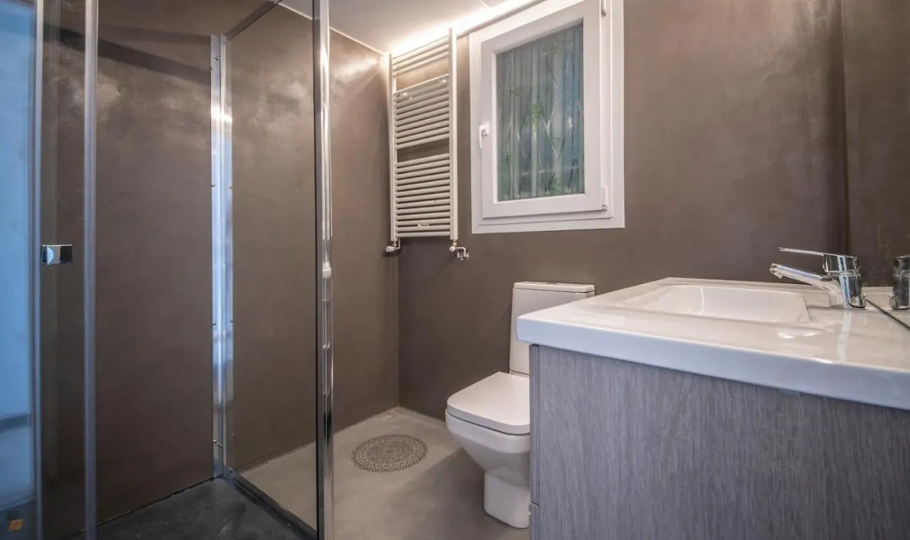 R139 Beachfront Apartment Guillem Calafell